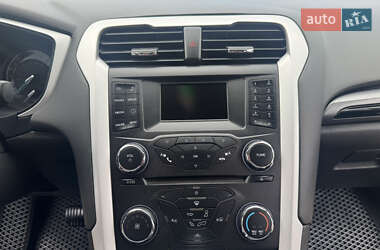 Седан Ford Fusion 2014 в 