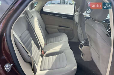 Седан Ford Fusion 2015 в 