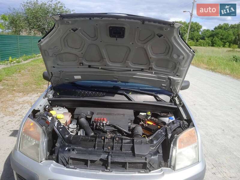 Хэтчбек Ford Fusion 2009 в Звягеле