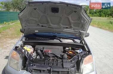 Хэтчбек Ford Fusion 2009 в 