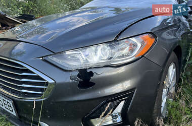 Седан Ford Fusion 2016 в 