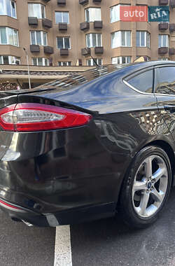 Седан Ford Fusion 2014 в 