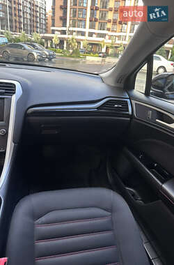 Седан Ford Fusion 2014 в 