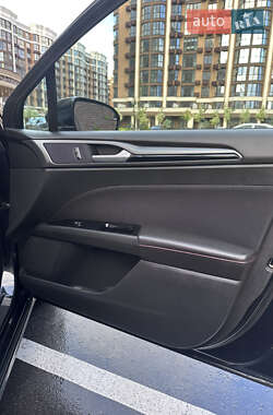 Седан Ford Fusion 2014 в 