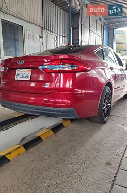 Седан Ford Fusion 2019 в 