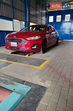 Седан Ford Fusion 2019 в 