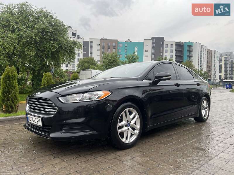 Седан Ford Fusion 2012 в Львове