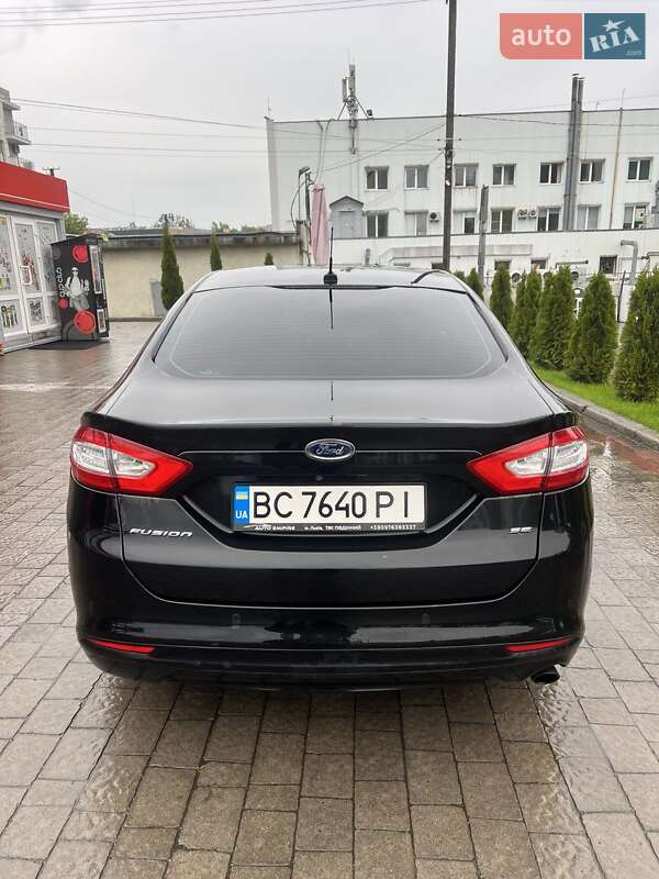 Седан Ford Fusion 2012 в Львове