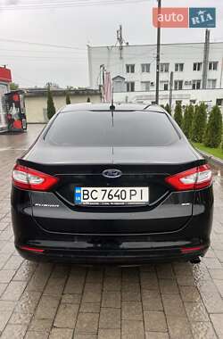 Седан Ford Fusion 2012 в 