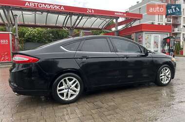Седан Ford Fusion 2012 в 