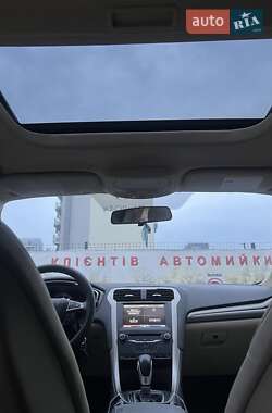 Седан Ford Fusion 2012 в 
