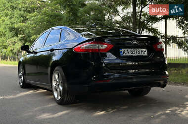 Седан Ford Fusion 2015 в 