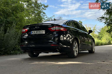 Седан Ford Fusion 2015 в 