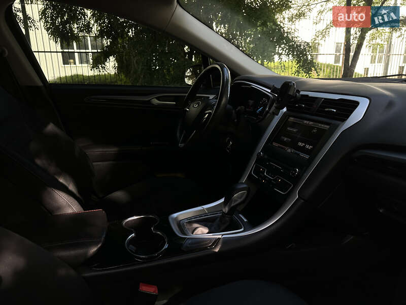 Седан Ford Fusion 2015 в Киеве