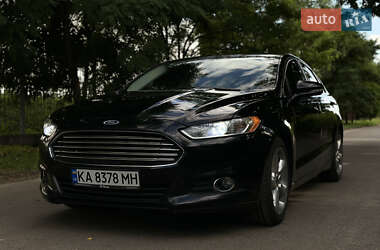 Седан Ford Fusion 2015 в 