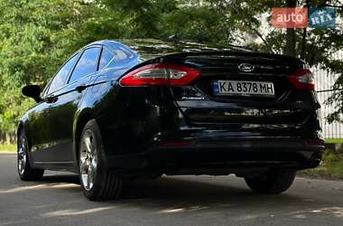 Седан Ford Fusion 2015 в 