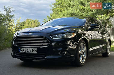Седан Ford Fusion 2015 в 