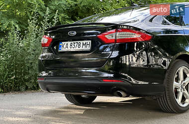 Седан Ford Fusion 2015 в 