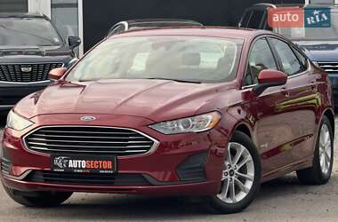 Седан Ford Fusion 2019 в 