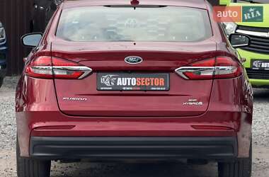 Седан Ford Fusion 2019 в 