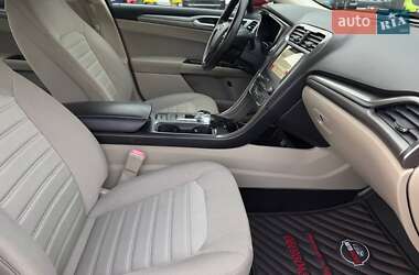 Седан Ford Fusion 2019 в 