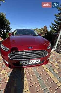 Седан Ford Fusion 2015 в Мар'янському
