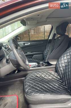 Седан Ford Fusion 2015 в 