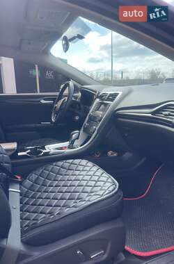Седан Ford Fusion 2015 в 