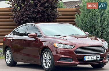 Седан Ford Fusion 2015 в 