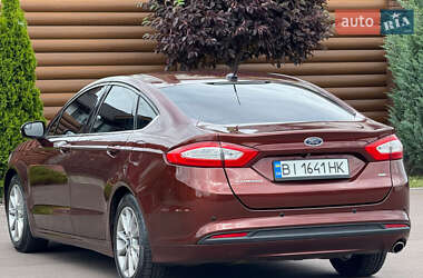 Седан Ford Fusion 2015 в 