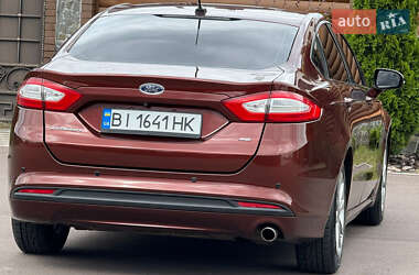 Седан Ford Fusion 2015 в 