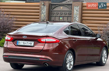 Седан Ford Fusion 2015 в 