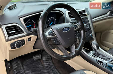 Седан Ford Fusion 2015 в 