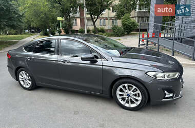 Седан Ford Fusion 2019 в 