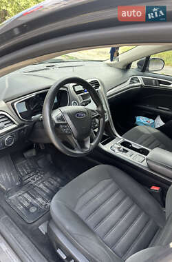 Седан Ford Fusion 2019 в 