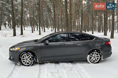 Седан Ford Fusion 2015 в 