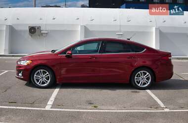 Седан Ford Fusion 2018 в 
