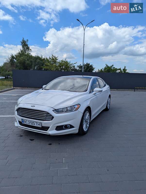 Седан Ford Fusion 2015 в 