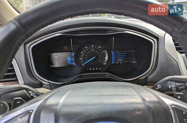 Седан Ford Fusion 2015 в 