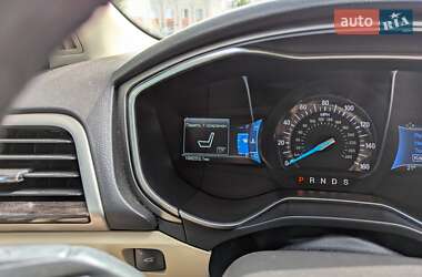 Седан Ford Fusion 2015 в 