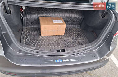 Седан Ford Fusion 2014 в 