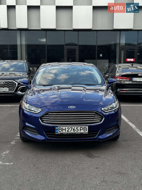 Седан Ford Fusion 2014 в 