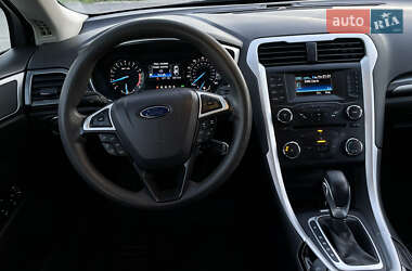 Седан Ford Fusion 2013 в 