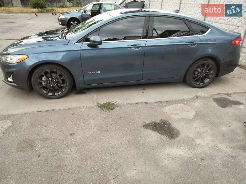 Седан Ford Fusion 2018 в Александрие