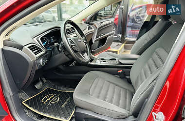 Седан Ford Fusion 2017 в 
