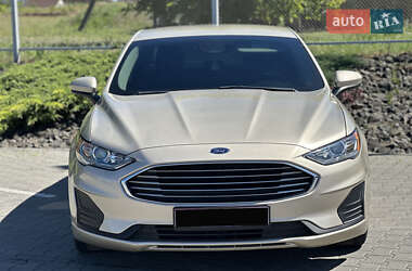 Седан Ford Fusion 2019 в 