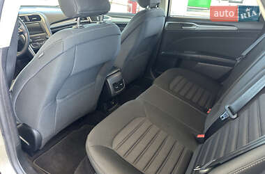 Седан Ford Fusion 2019 в 