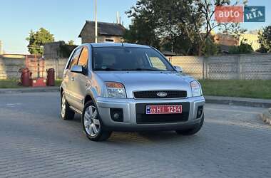 Хэтчбек Ford Fusion 2006 в 