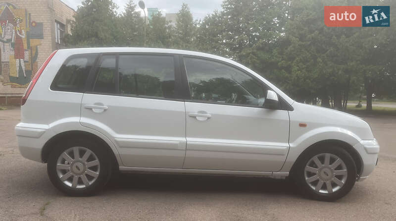 Хэтчбек Ford Fusion 2011 в Нежине