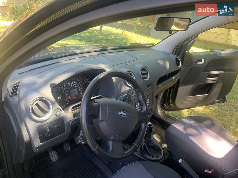 Хэтчбек Ford Fusion 2007 в Калуше